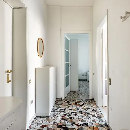 Luvi - Lorenteggio Apartament
